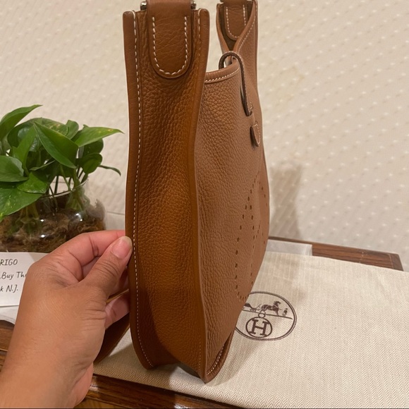 Authentic Hermés Evelyne III GM Crossbody Bag - Picture 11 of 13